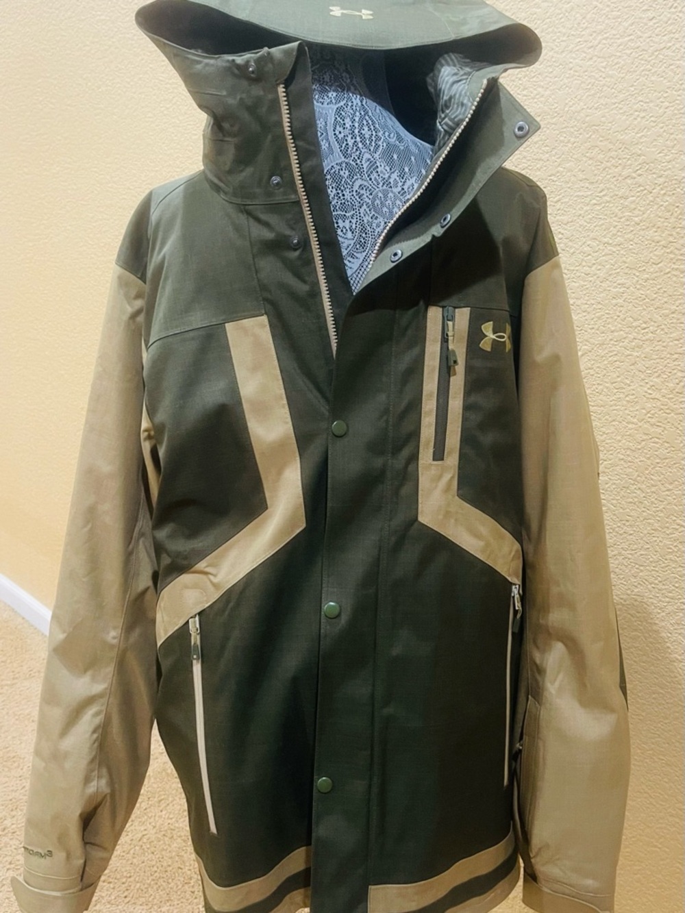 Under Armour Men's Olive Green and Tan Ski Jacket